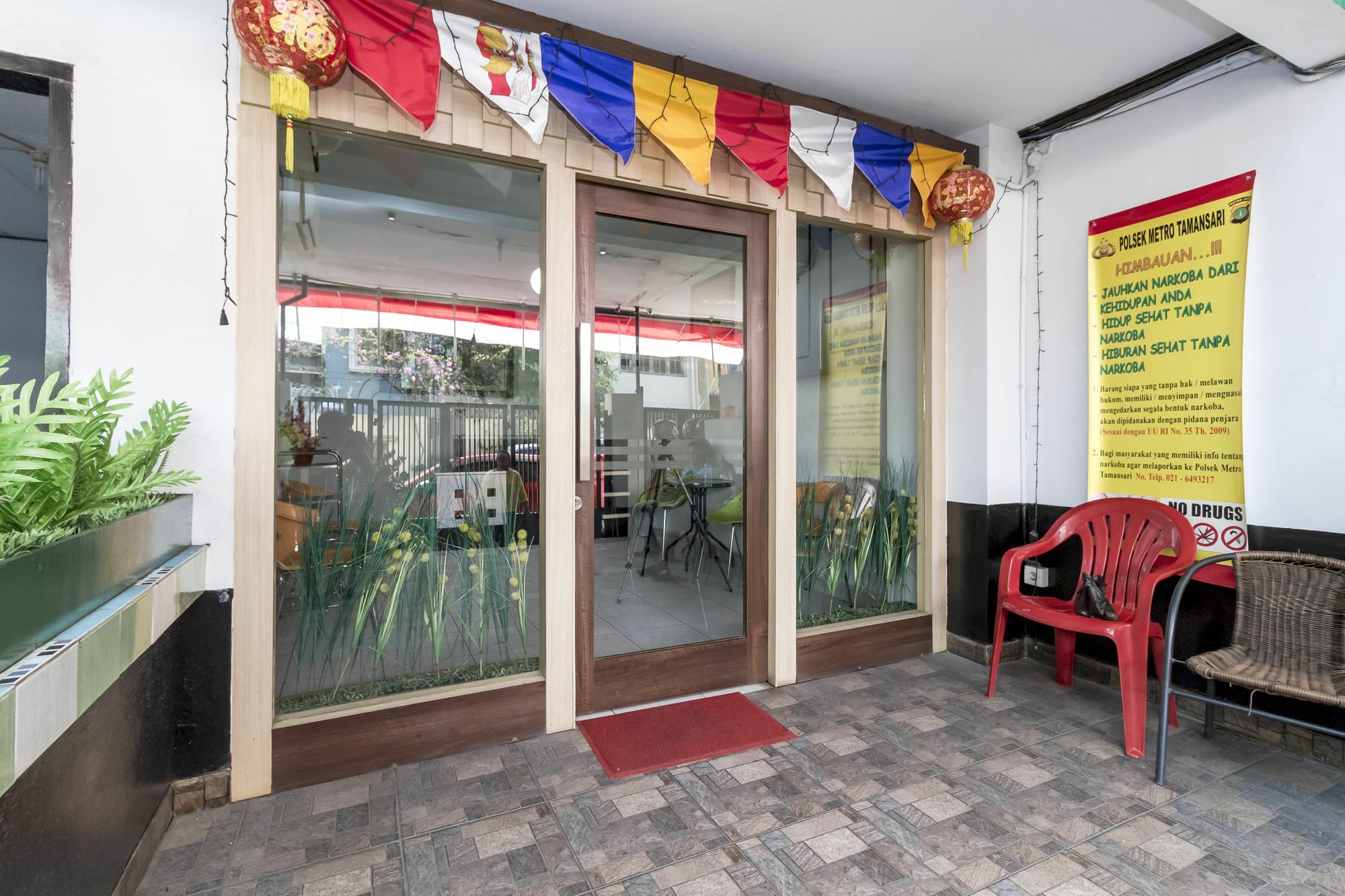Reddoorz Near Gajah Mada Plaza 2 Hotel Jakarta Exterior photo